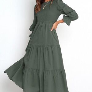 BTFBM Long Sleeve tiered midi dress size small